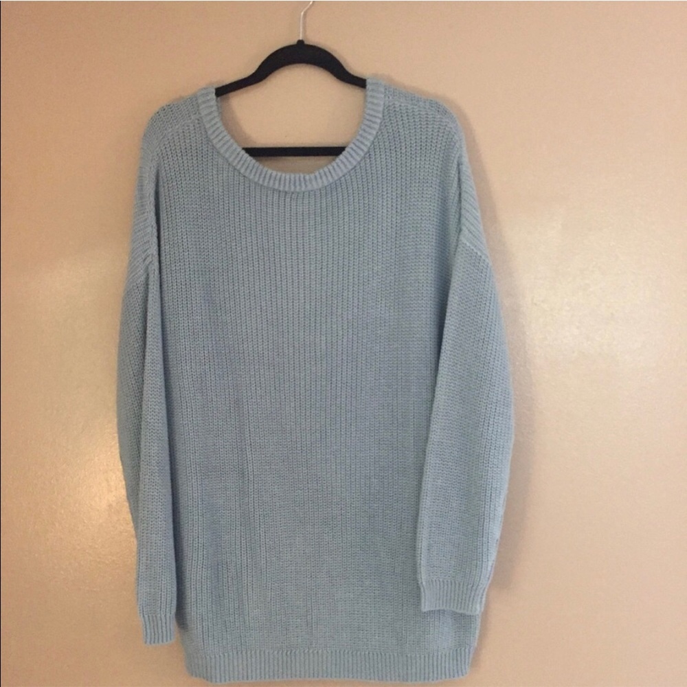 Kittenish blue sweater. ! Size LARGE